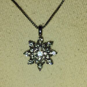 Elegant Silver Snowflake Pendant Necklace